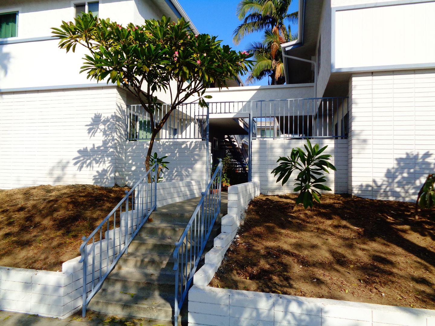 Whittier Apartment: 6324 Pickering Ave - Unit S