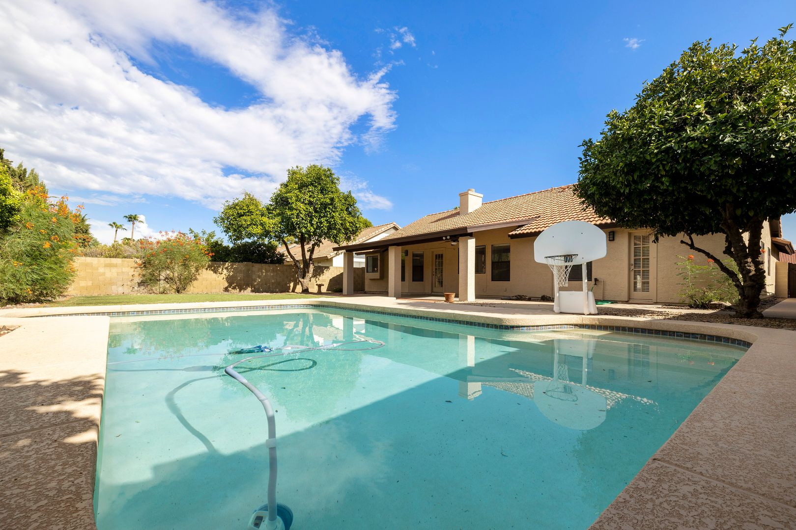 Scottsdale House: 5656 E Saint John Rd