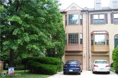 ROCKVILLE Townhome: 200 LYNN MANOR DRIVE