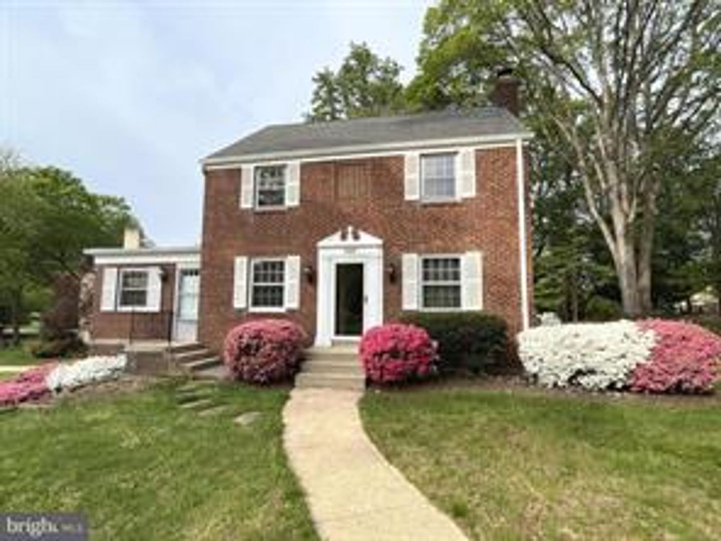 Kensington House: 4408 Glenridge St.
