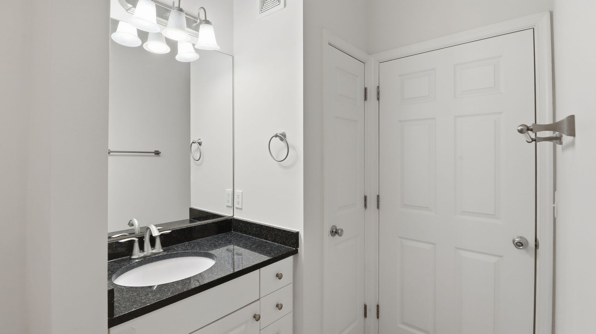 GAITHERSBURG House: 3 ARCH PL. #226