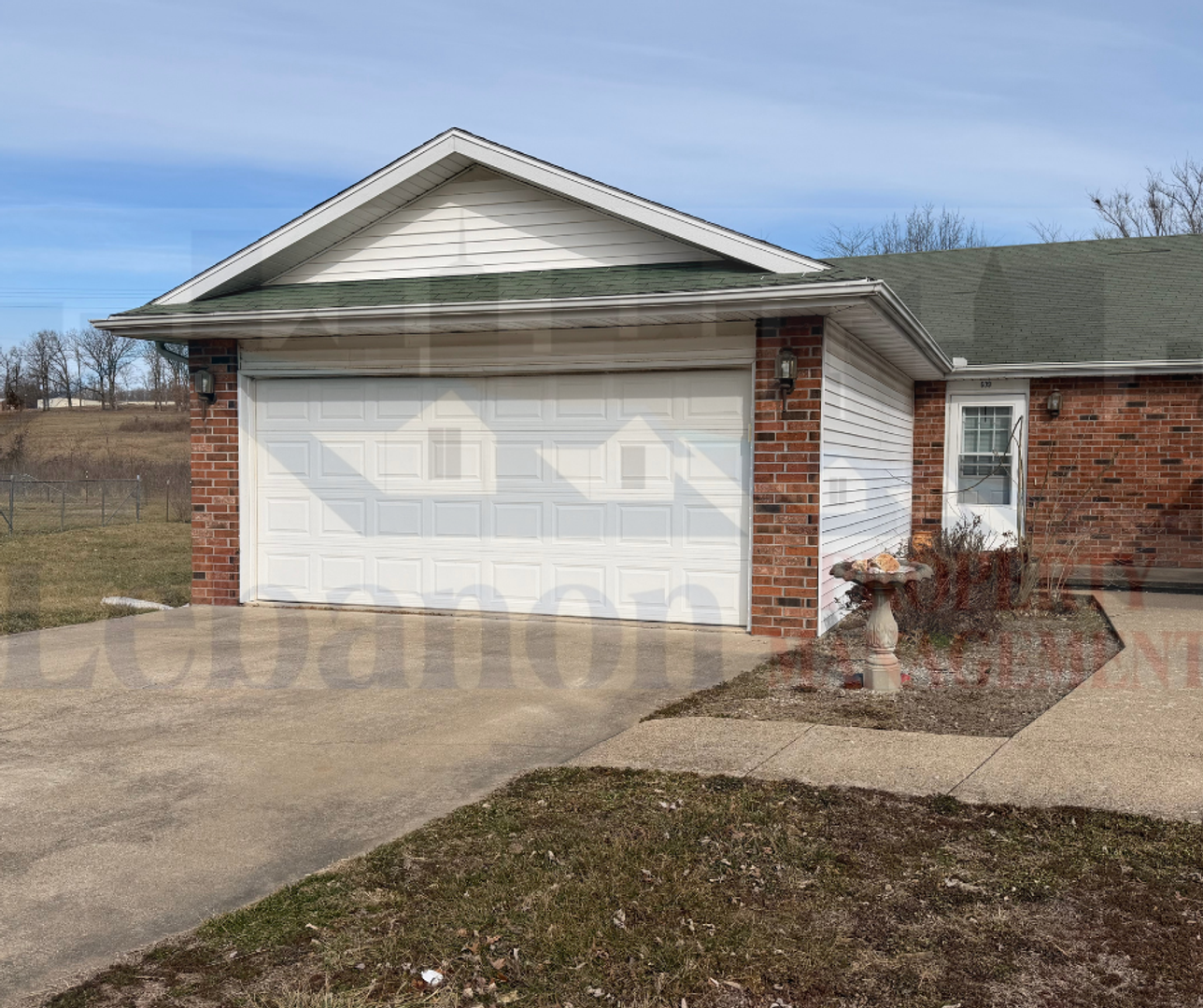 Lebanon House: 609 Woody