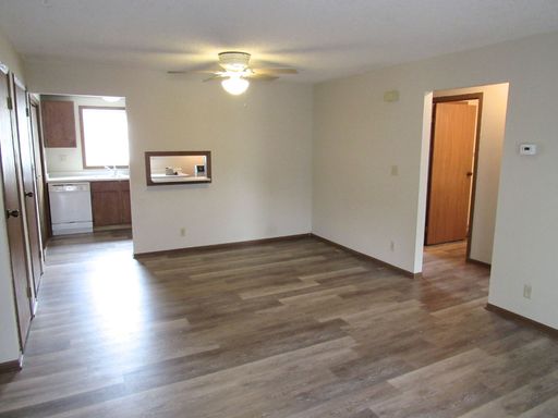 1/2 Off Last Months Rent – photo 1