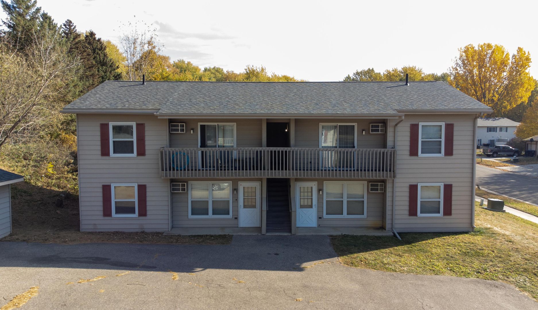 Rochester Apartment: 2721-2801 56th St NW