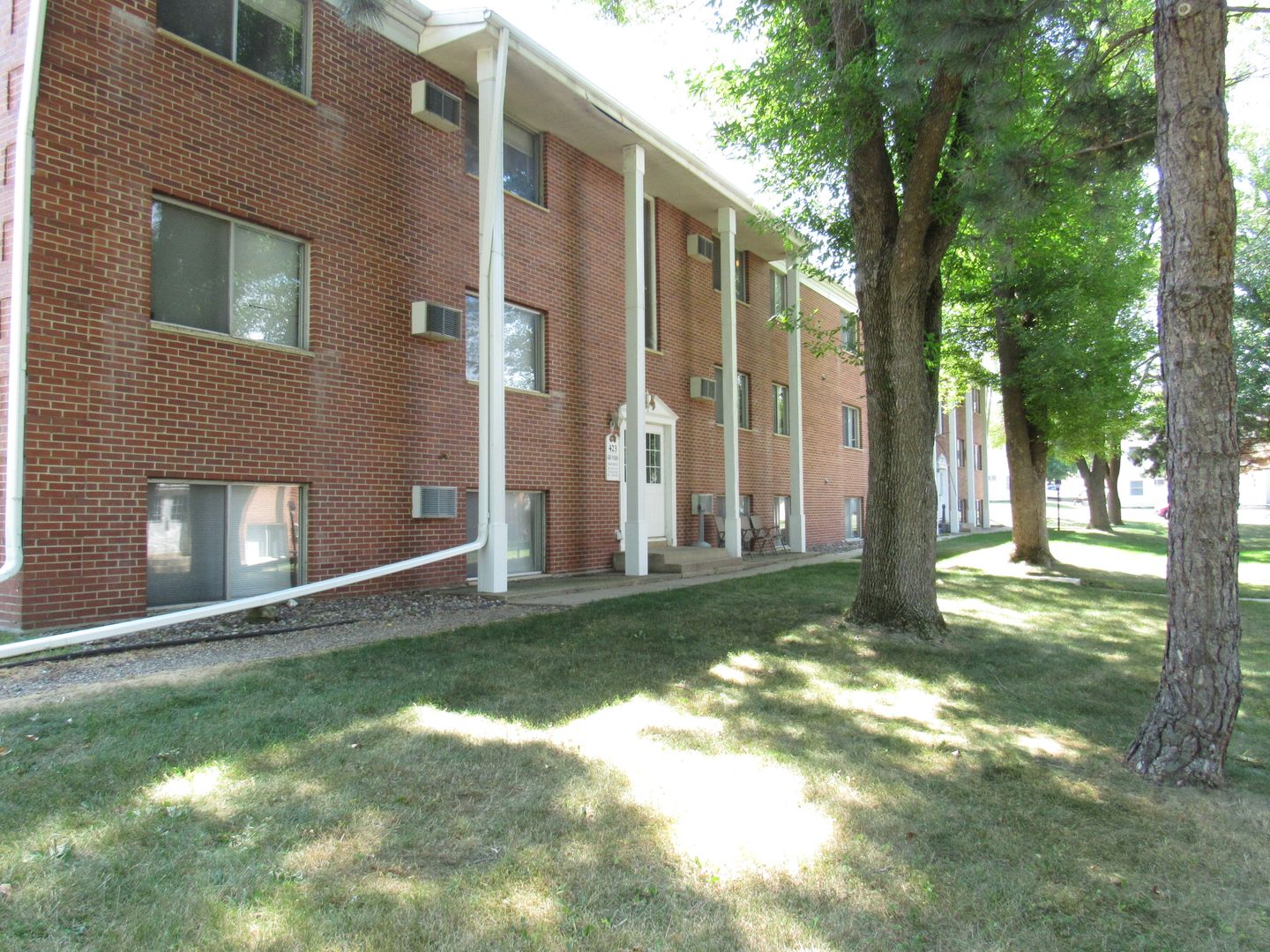 Rochester Apartment: 417-423 27th St NE