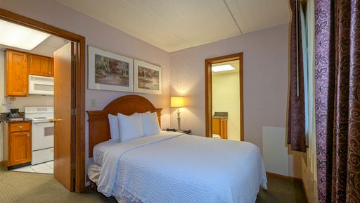 Centerstone Apartments: Furnished One Bedroom Apartment – photo 1