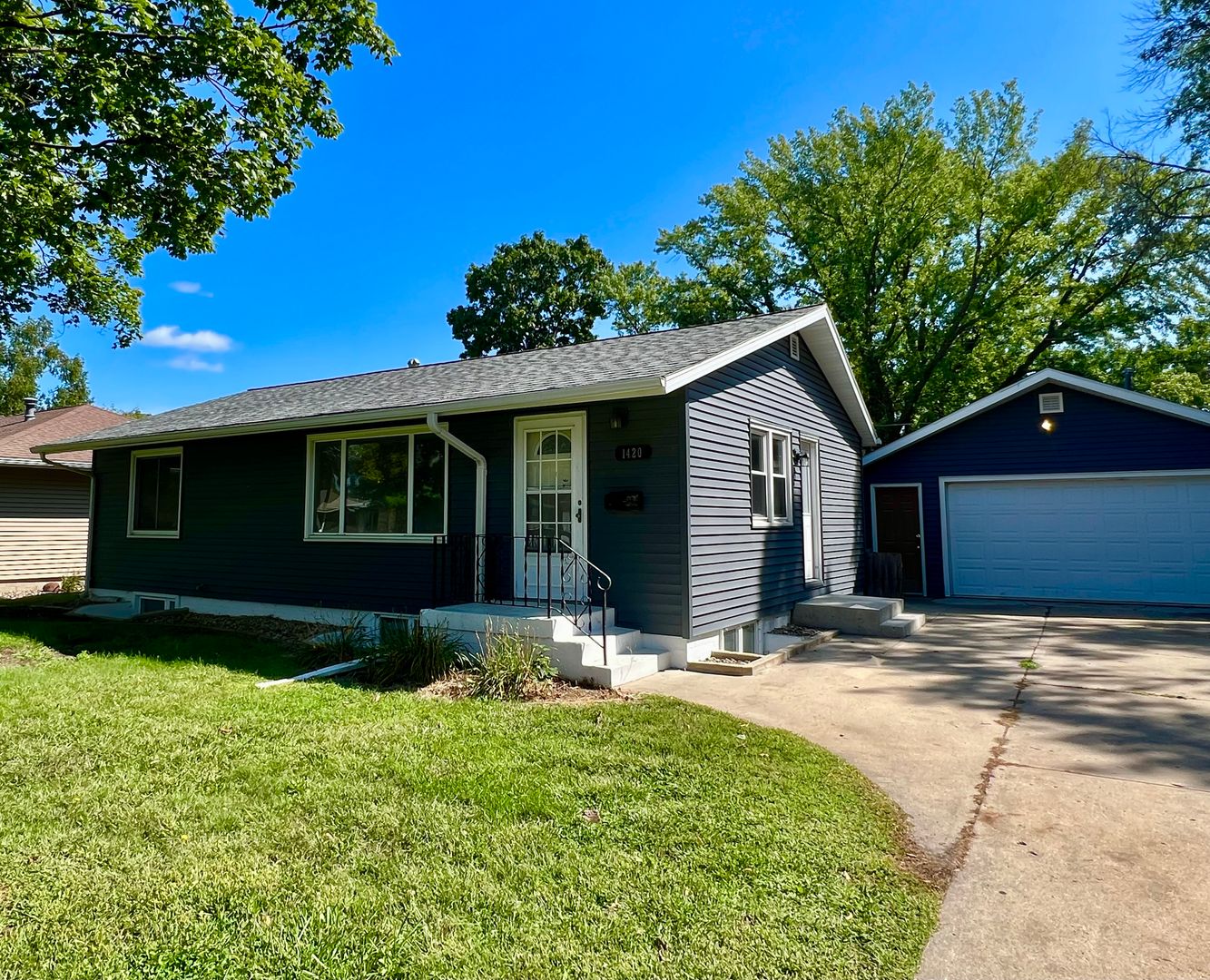 4 bed 2 bath with big garage! 