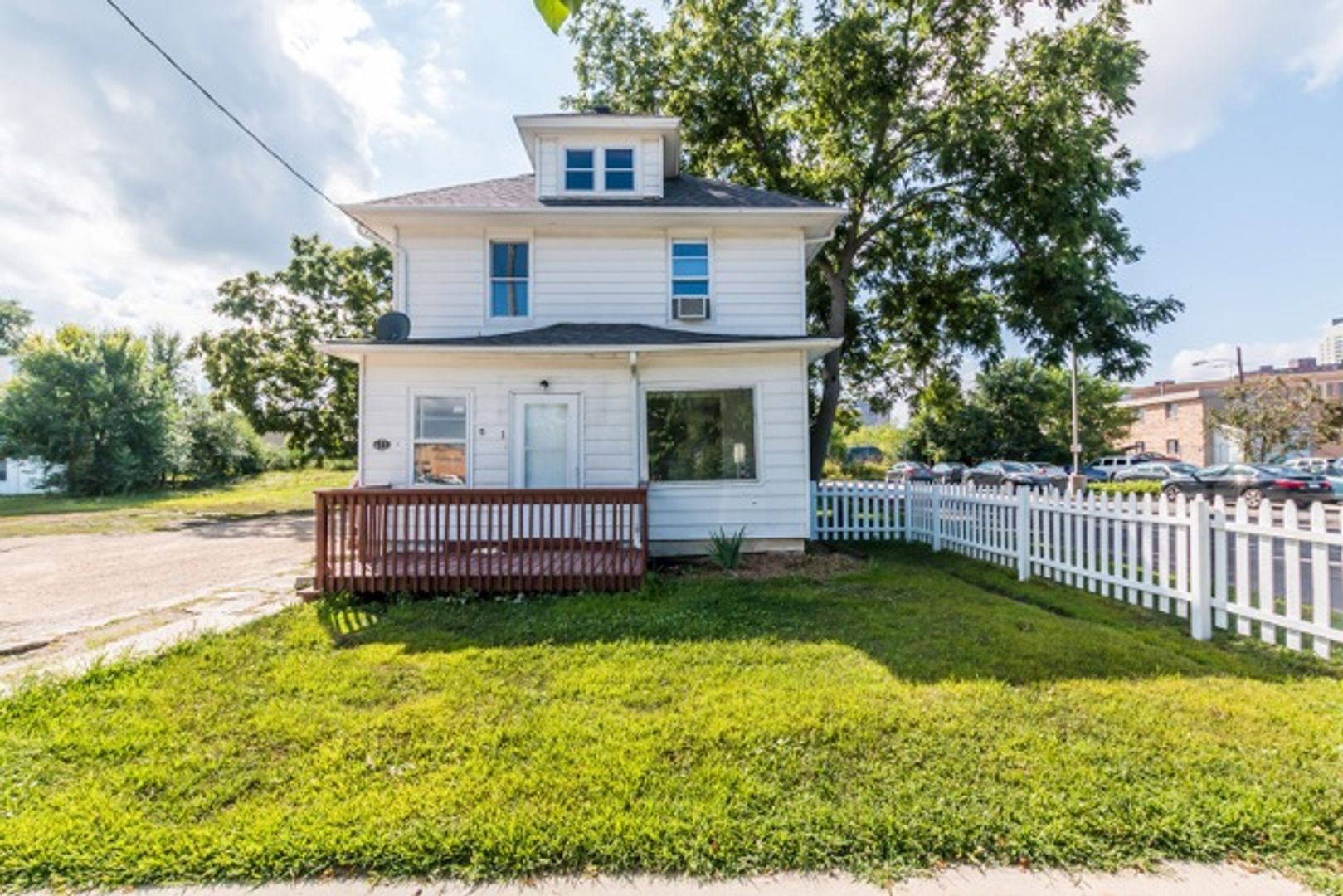 Rochester Apartment: 423 4th Ave SE