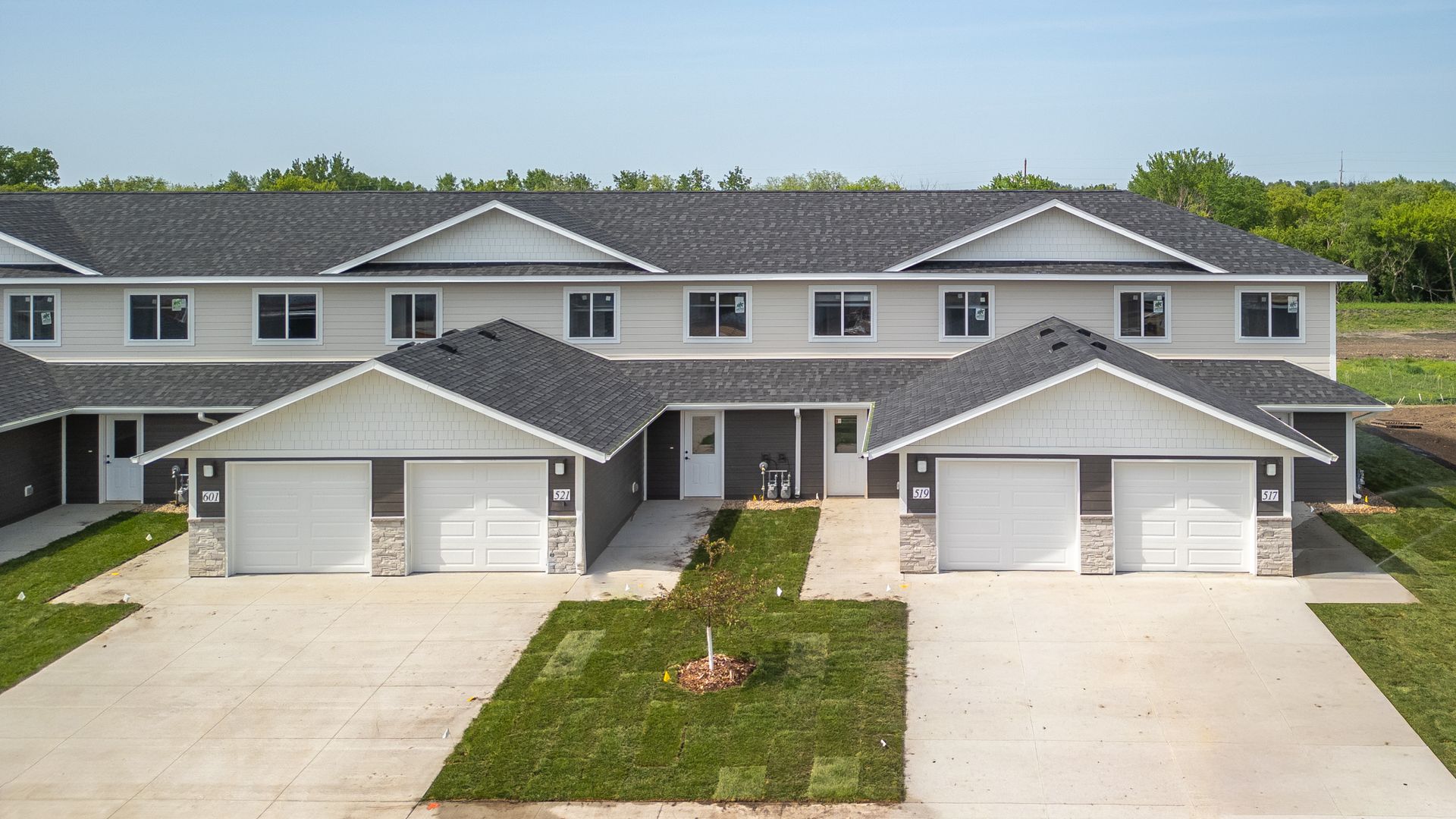 Raegan Estates 6 of 12