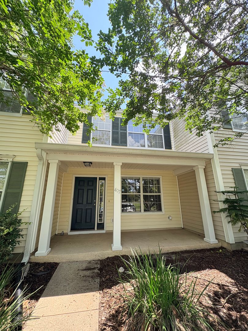 Bluffton House: 407 Lake Parkway