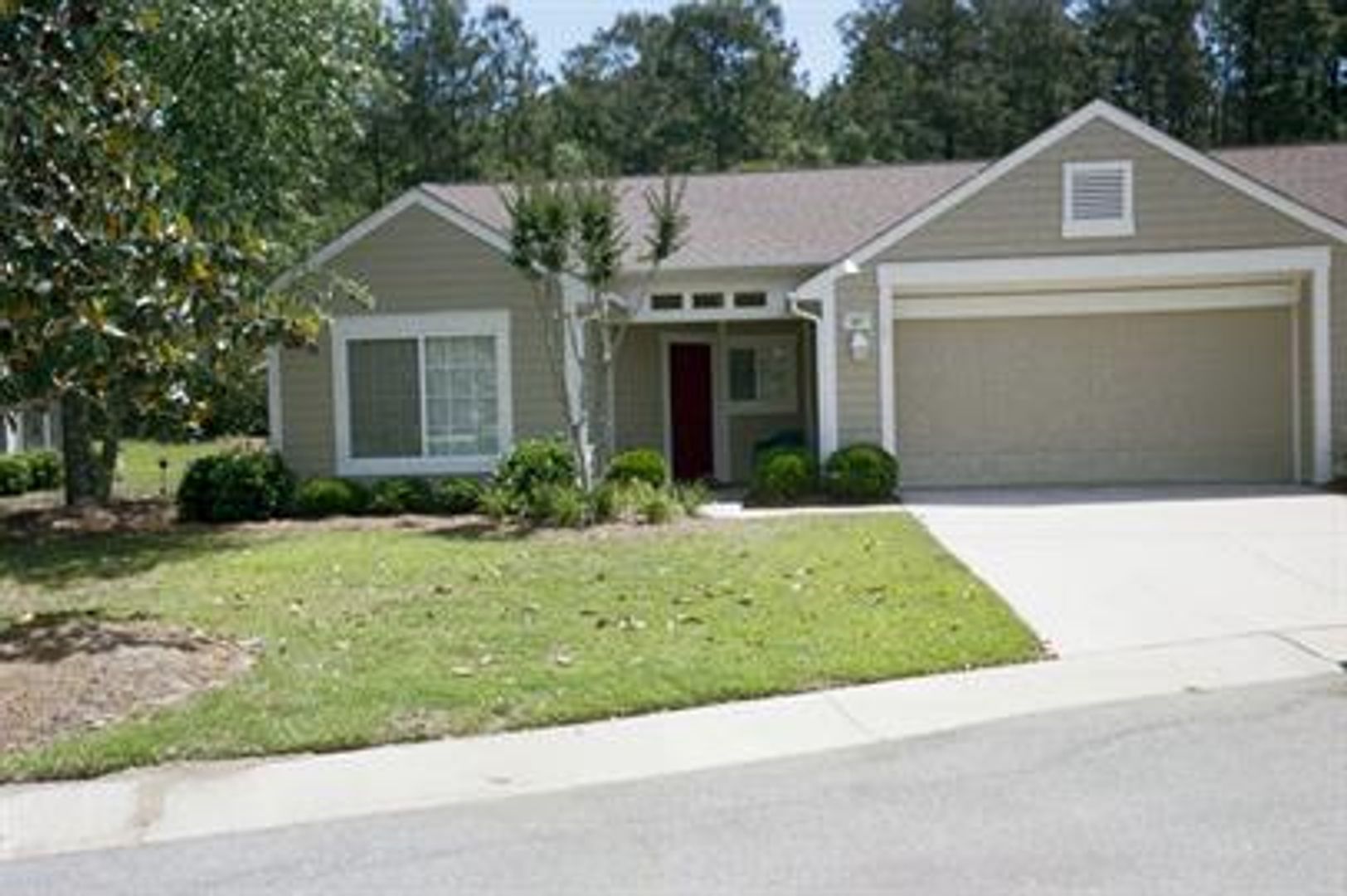 Bluffton House: 61 Zubler St