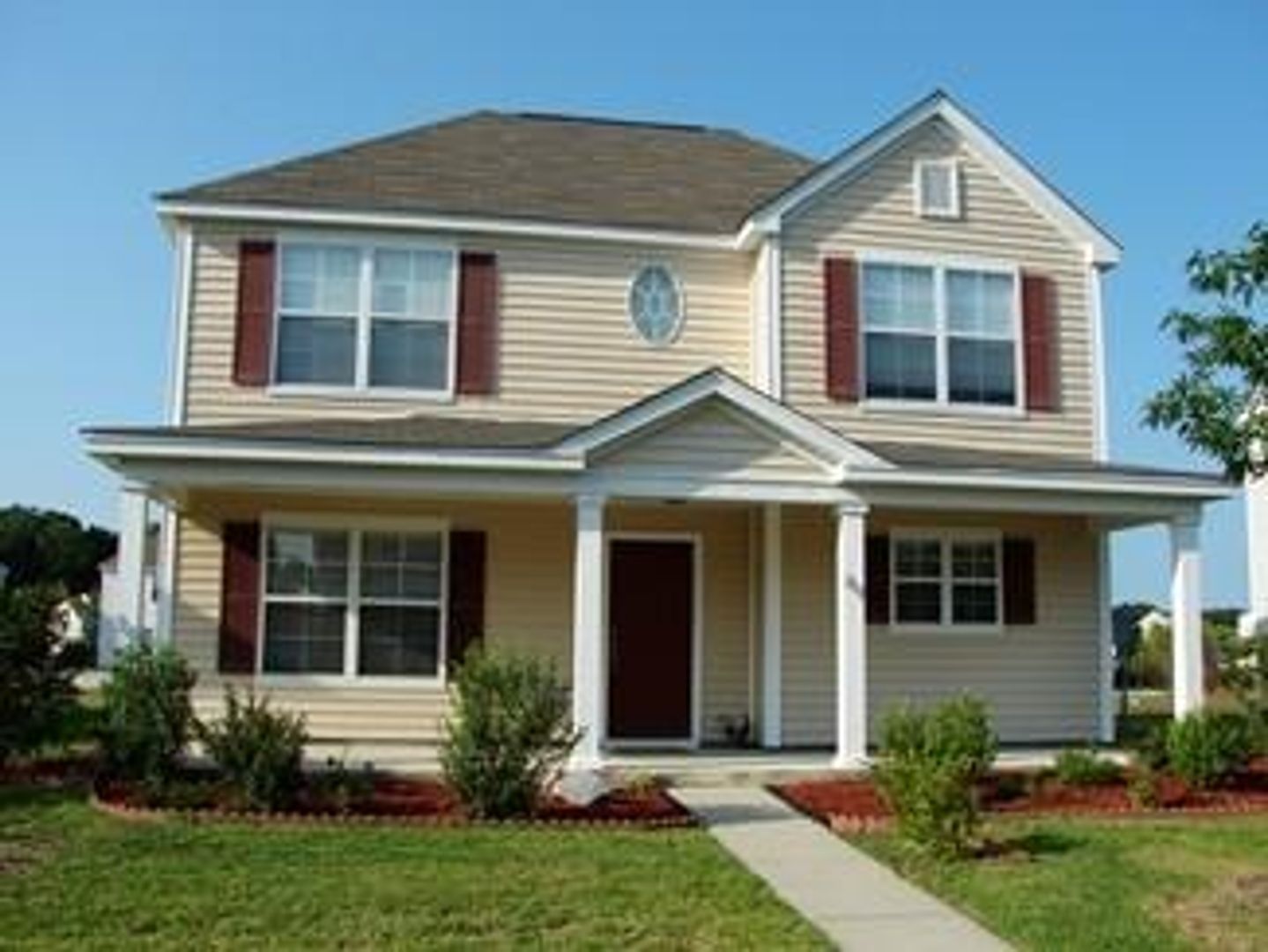 Bluffton House: 208 Student Union St