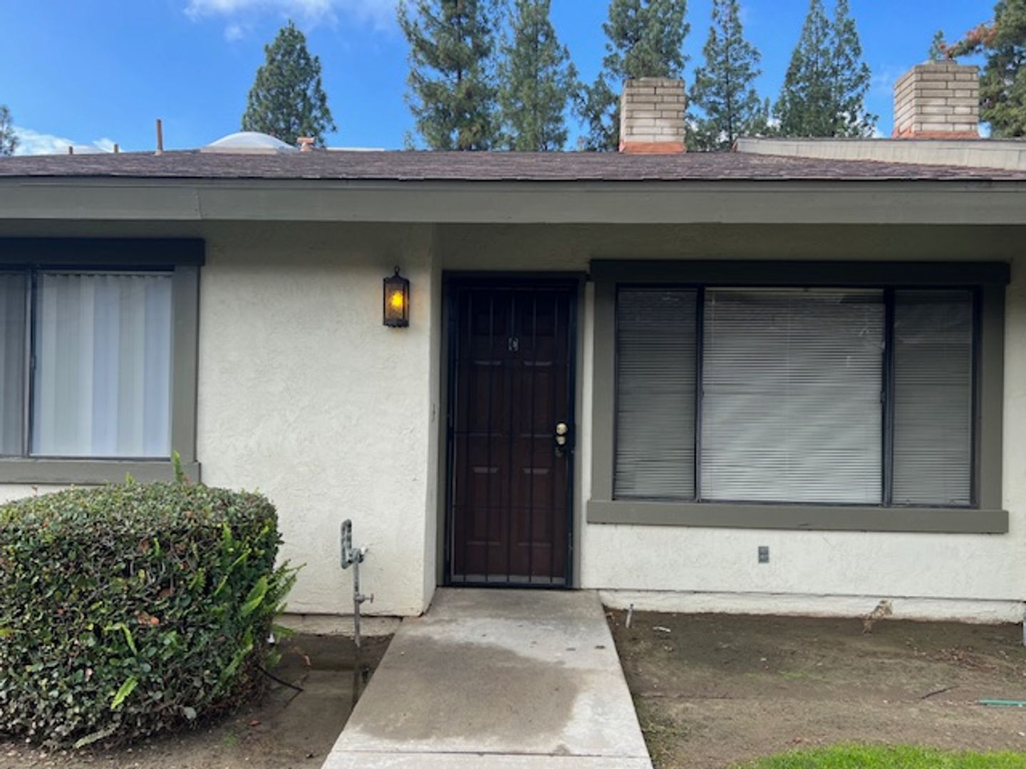 Bakersfield Apartment: 7405 Quailwood Dr