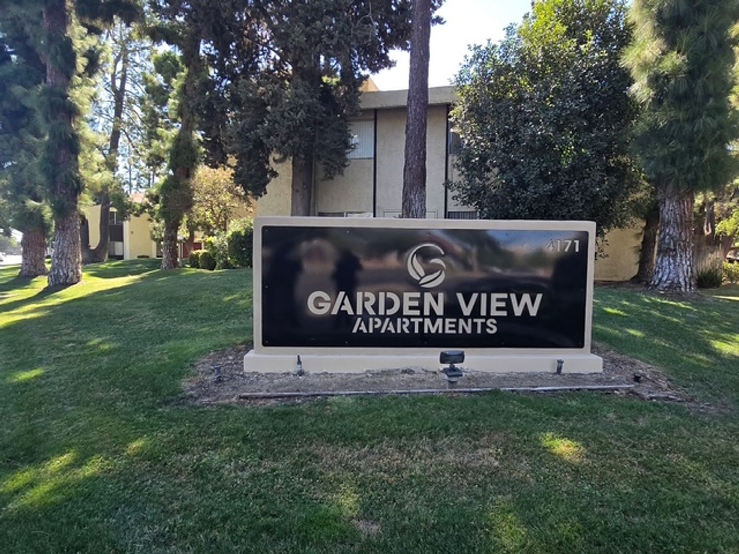 Bakersfield Apartment: 4171 California Ave