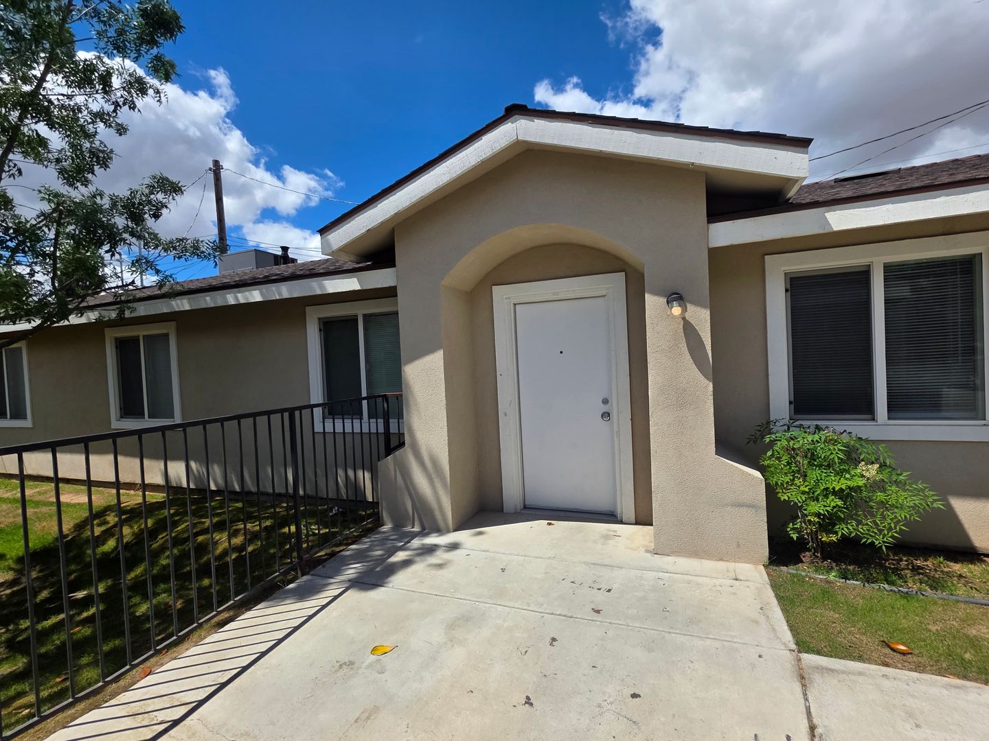 Bakersfield Apartment: 315 Warren Ave A & B, 317 Warren Ave