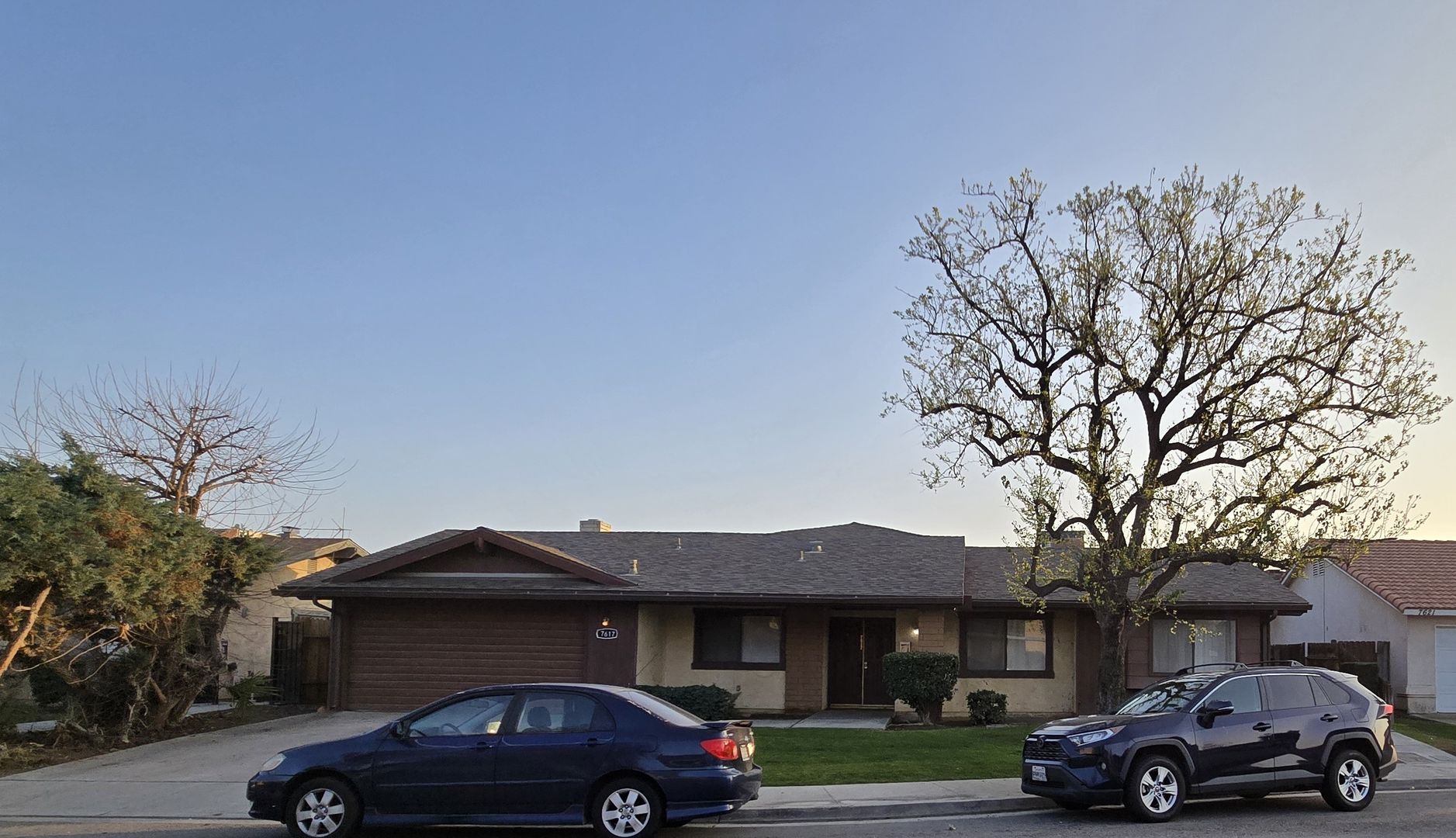 Bakersfield Apartment: 7617 Quailwood Dr