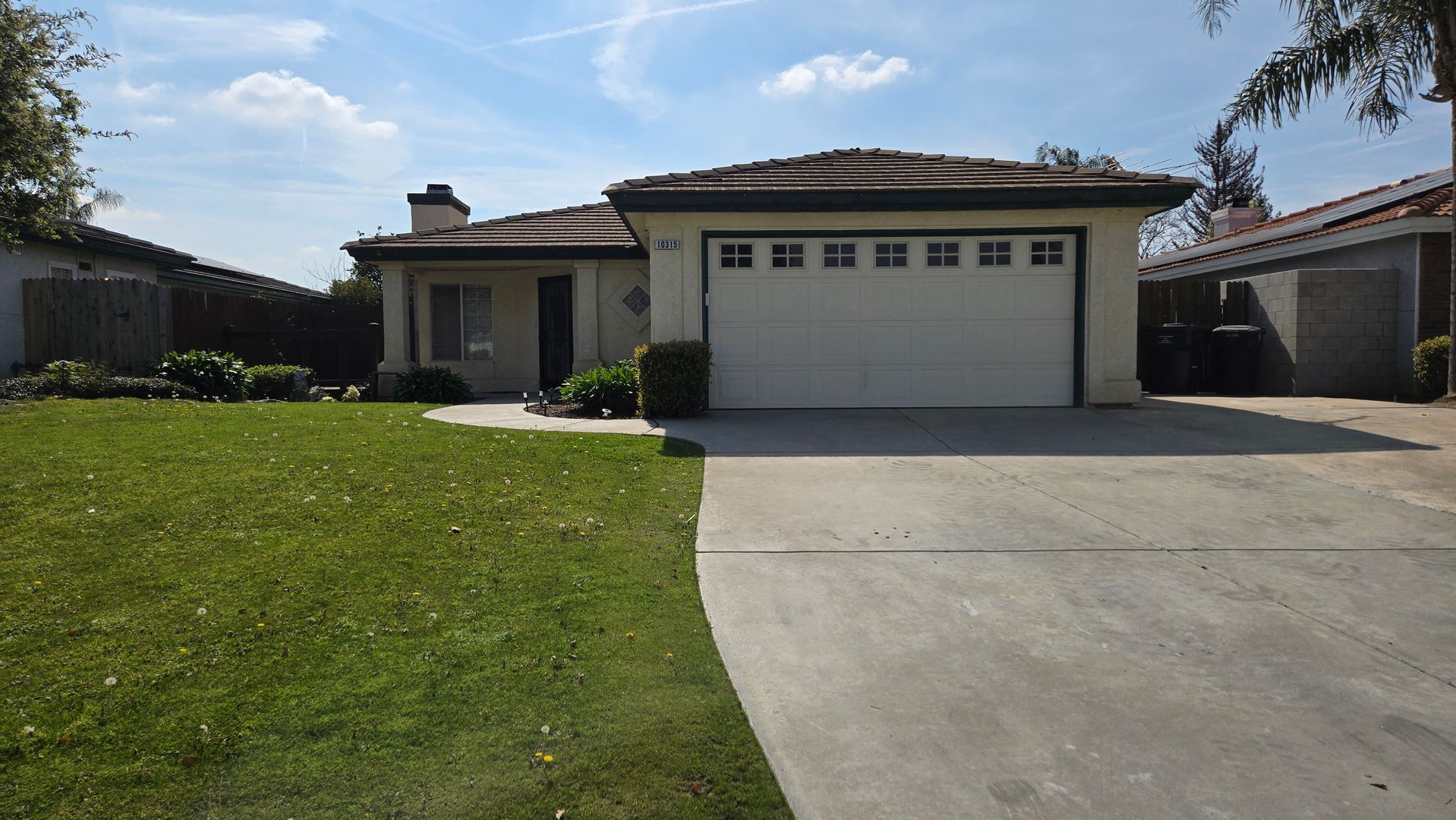Bakersfield House: 10315 Cheyenne Drive
