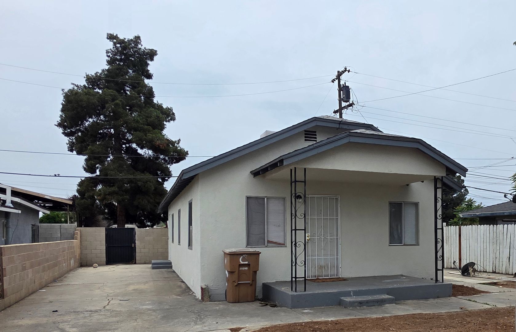 Bakersfield Apartment: 505 33rd St. #C