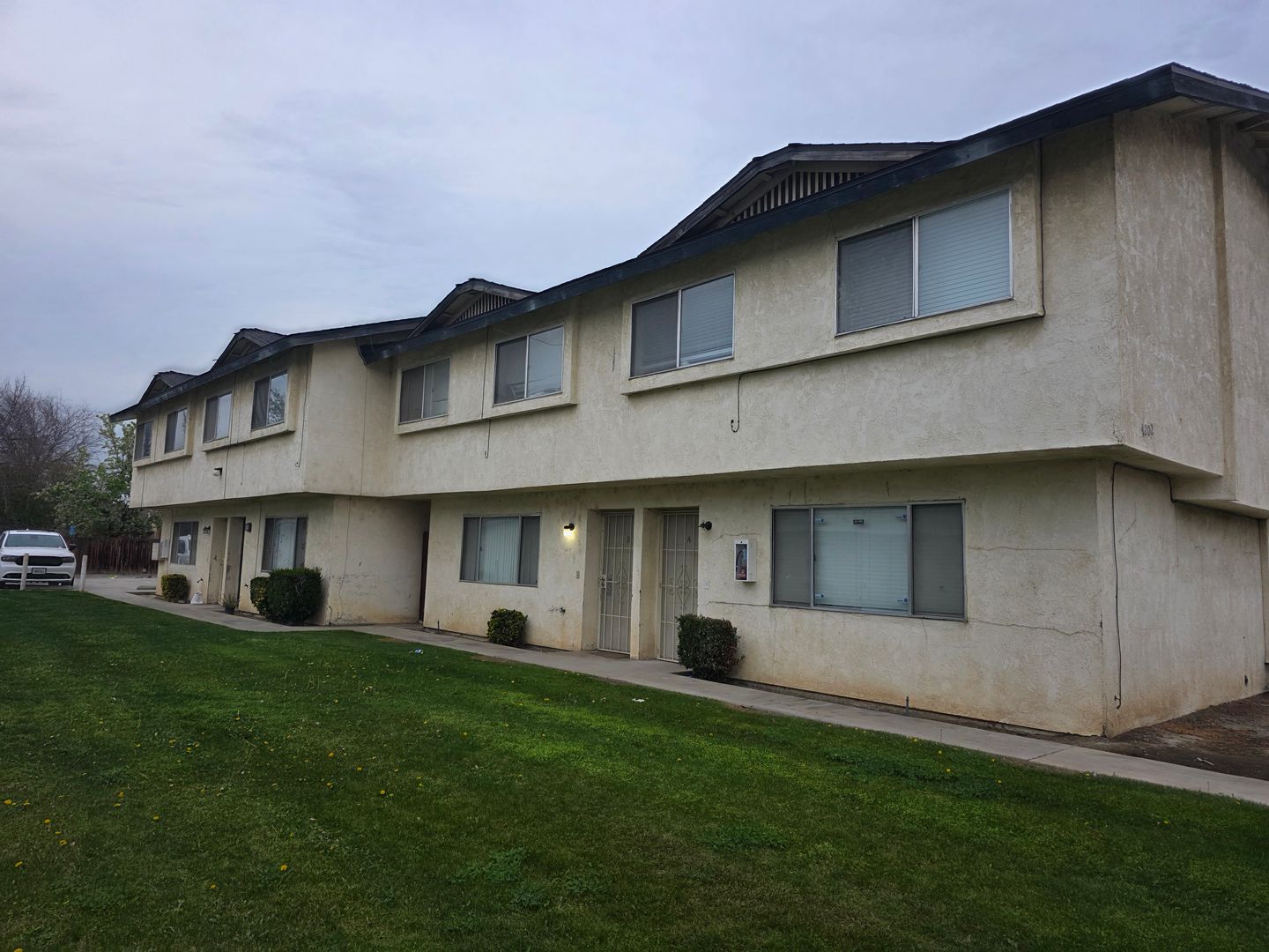 Bakersfield Apartment: 4202 White Ln.  #A