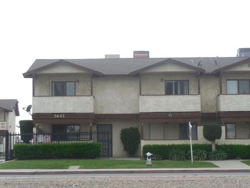 3461 S. Chester Ave. #4 -Townhouse Apartment – photo 1