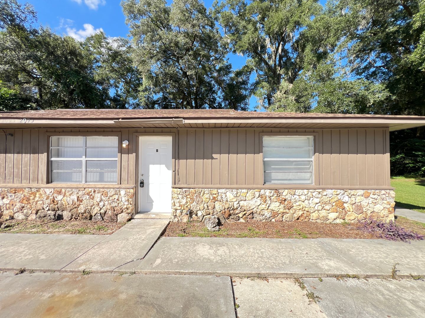 Ocala House: 2095 NW 43rd St Unit B