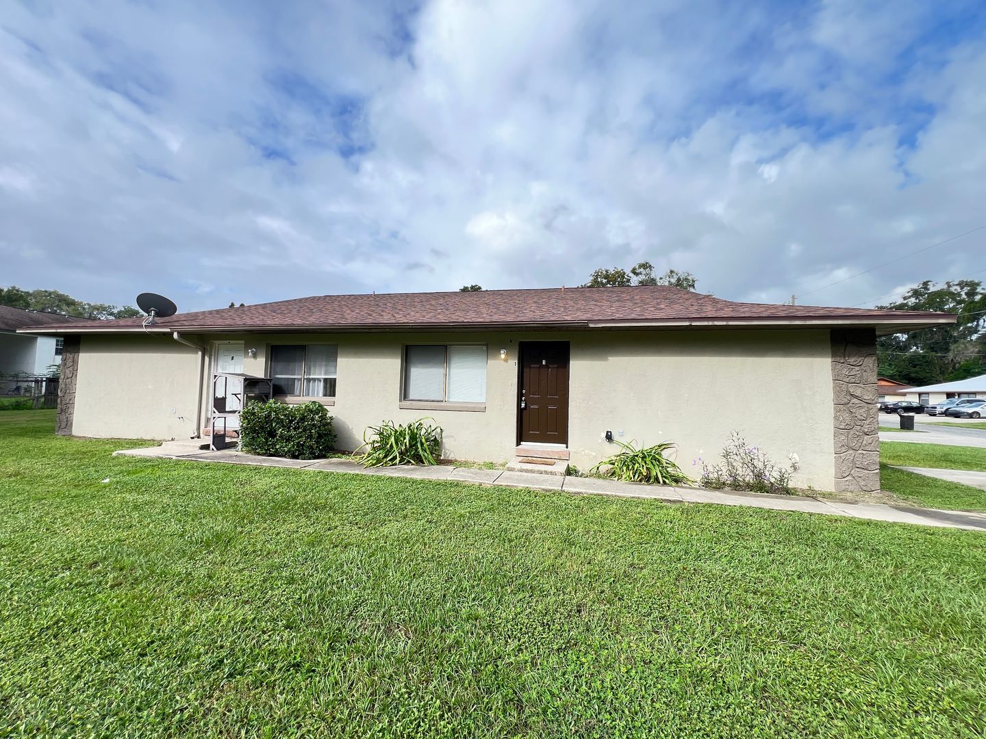 Ocala House: 2000 NW 43rd St Unit 1