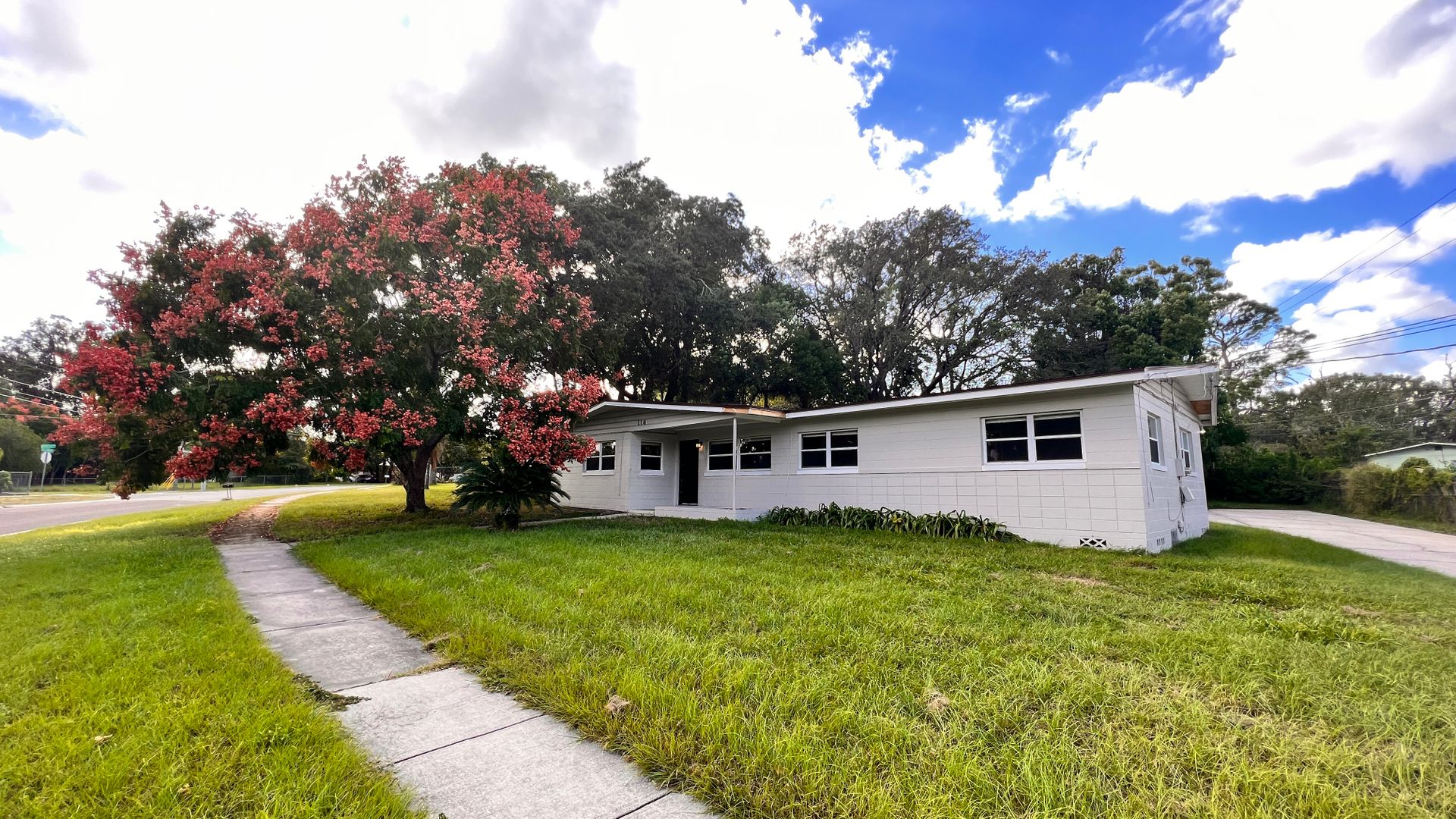 Altamonte Springs House: 116 Alhambra Ave