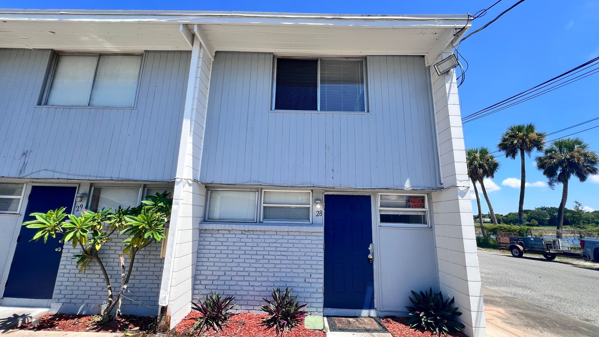 "Second Month of Rent FREE" Lovely 2 Bedroom, 1 Bathroom Home in the GATED COMMUNITY of Hilltop Apartments at Cocoa!