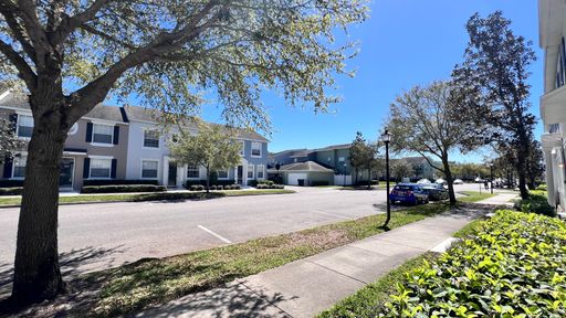 Upgraded Avalon Park 3 Bed/2.5 Bath Townhome! – photo 1