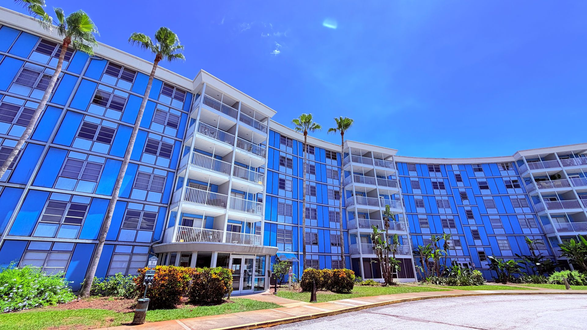 St. Petersburg House: 3315 58th Ave S APT 111