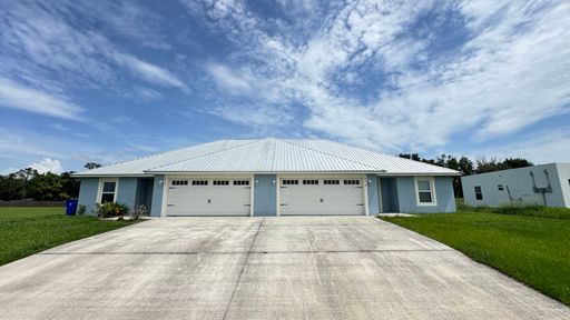 ✨ Stylish 2Bd/2Ba Duplex in Spring Lake – Must See!