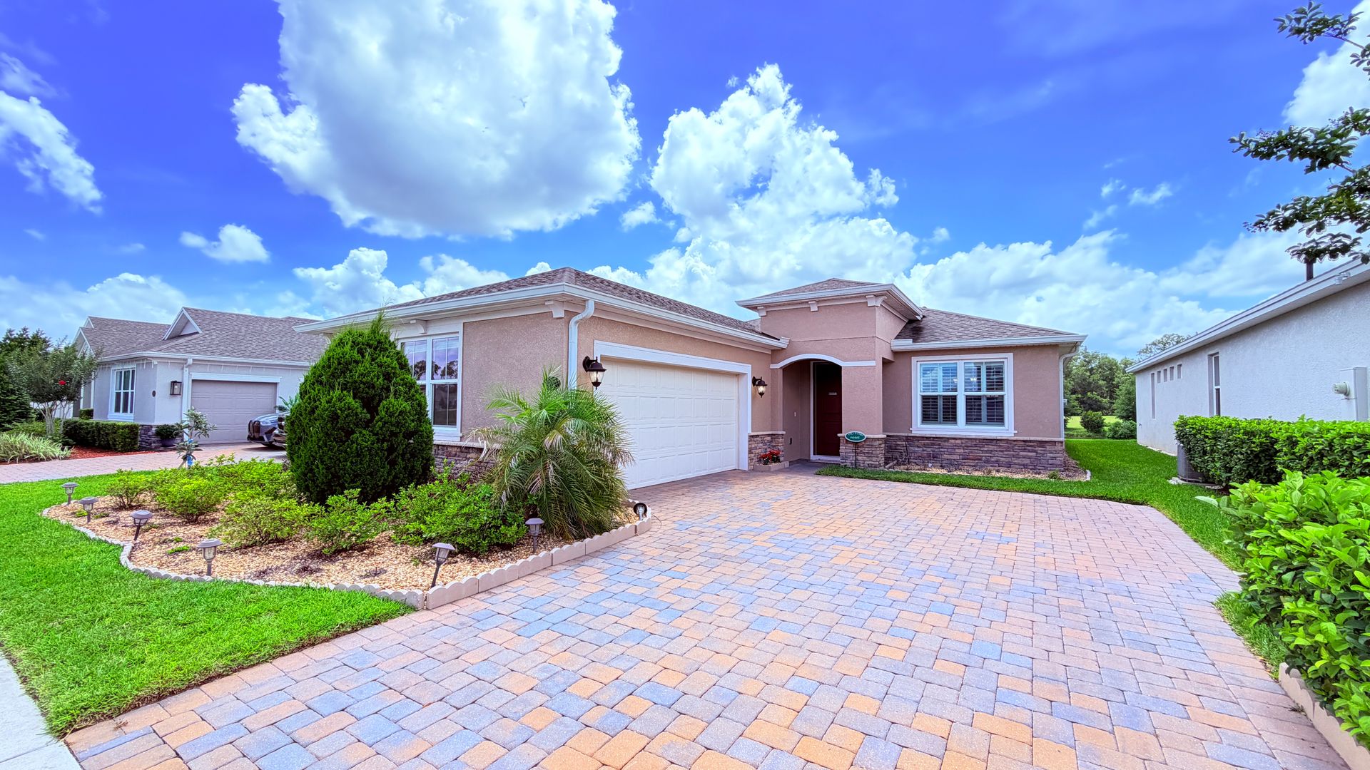DeLand House: 1102 Victoria Hills Dr S