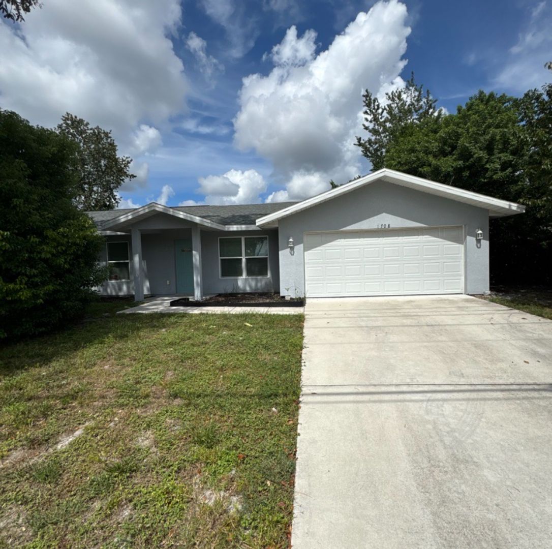 Deltona House: 1708 Providence Blvd