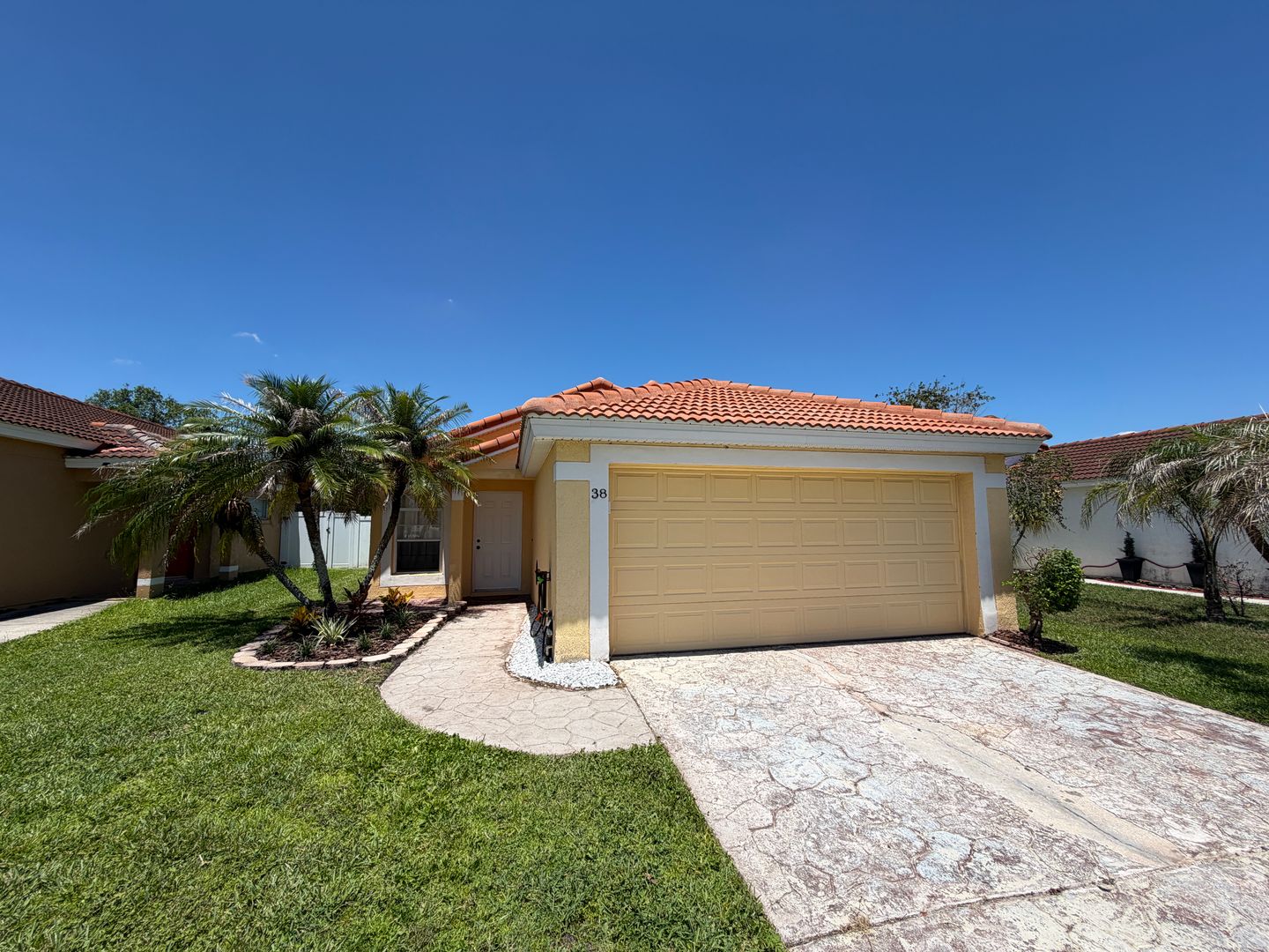 Orlando House: 38 Vanna Ct