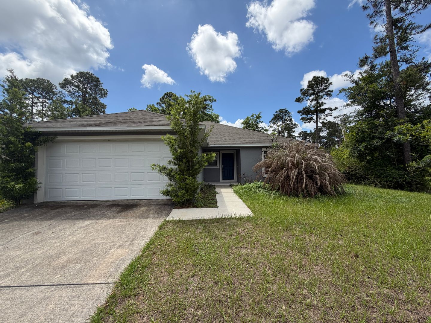 Deltona House: 2615 Fair Oaks Dr