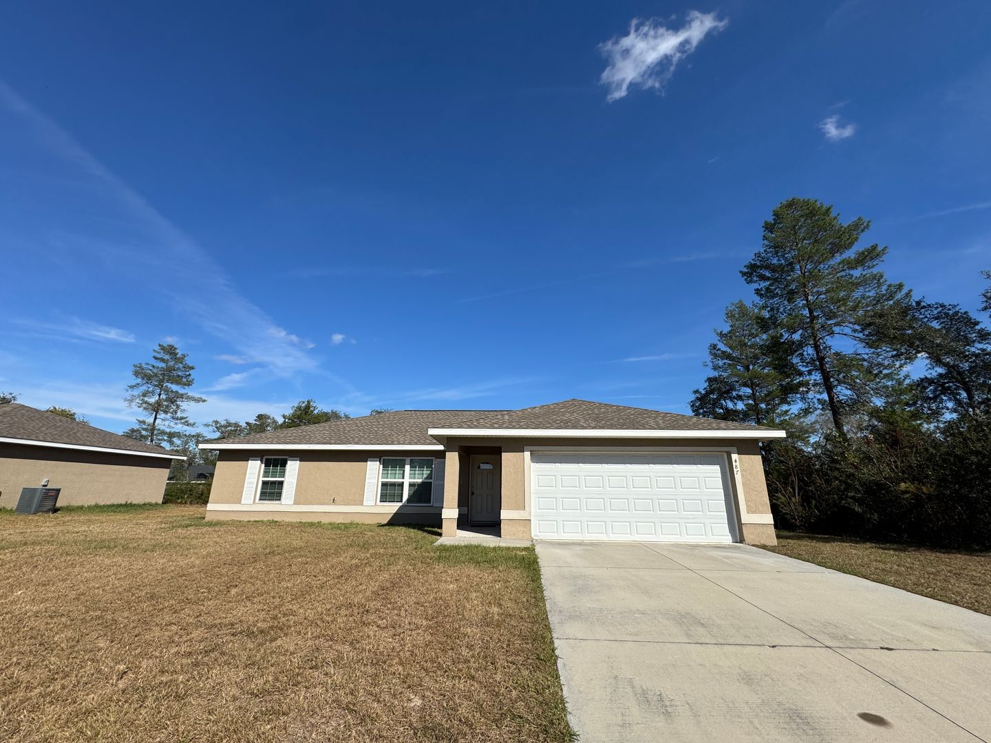 Ocala House: 487 Marion Oaks Ln