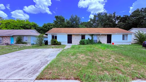 12349 Antonio Circle. Duplex Close to UCF and major highways Large yard – photo 1