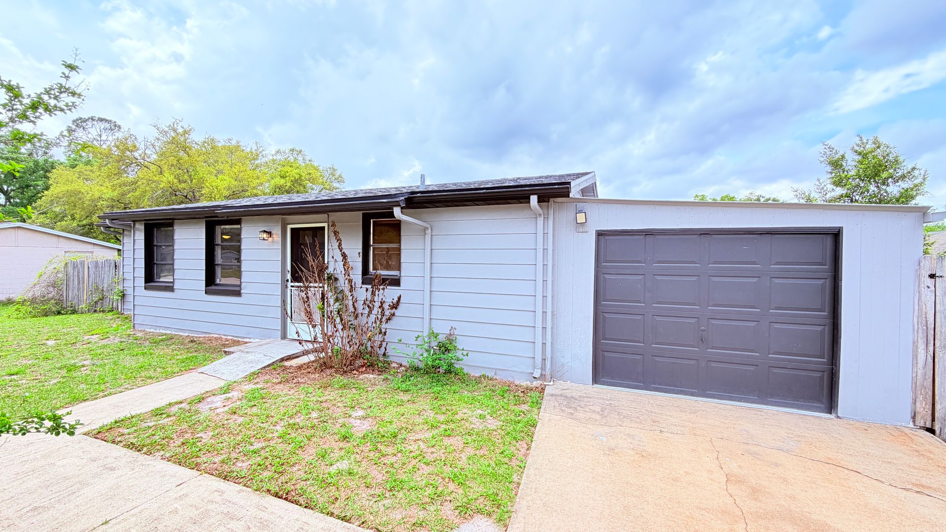 Deltona House: 2252 Danforth Ave