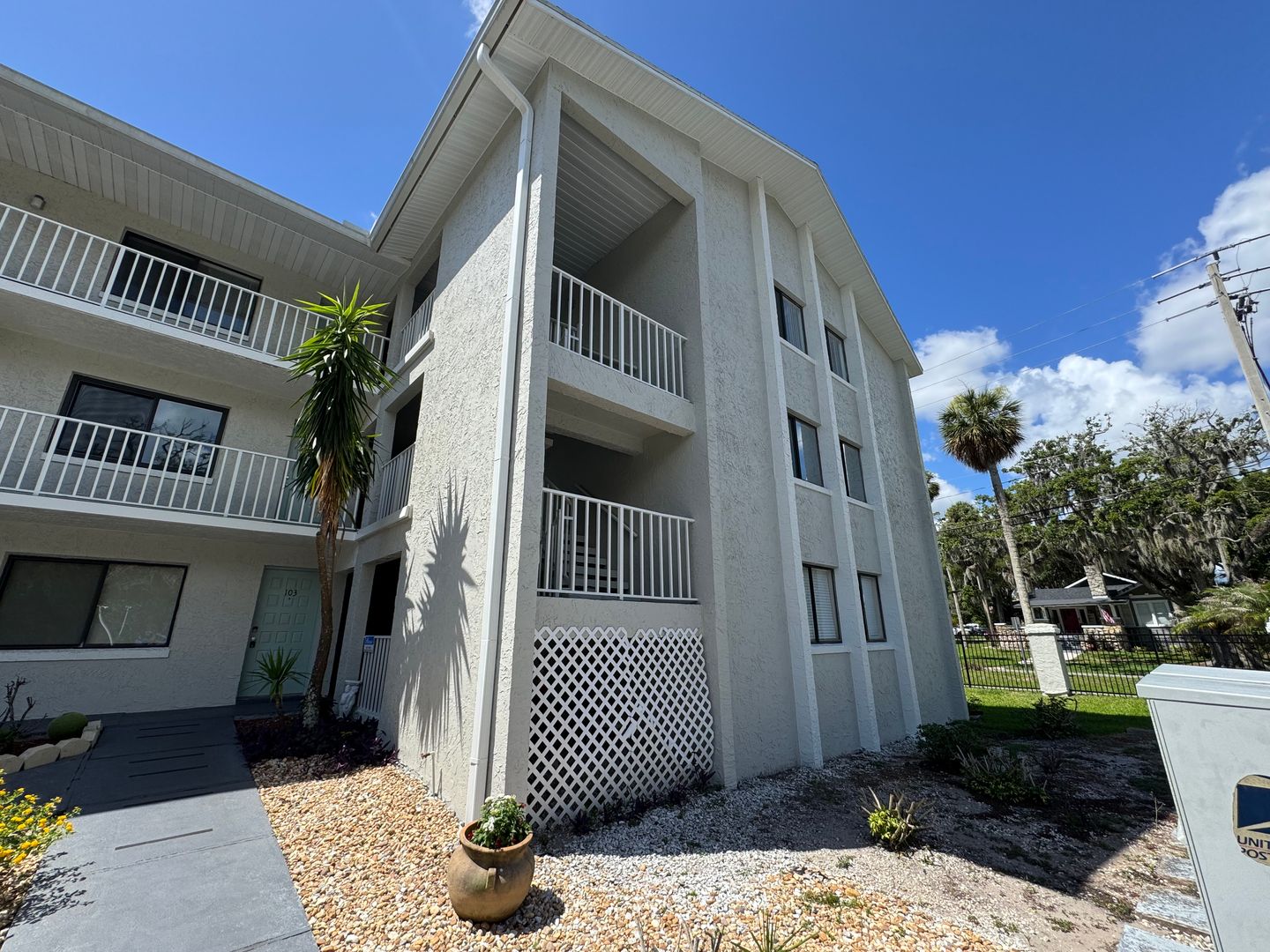 Daytona Beach House: 1030-633 S Palmetto Ave