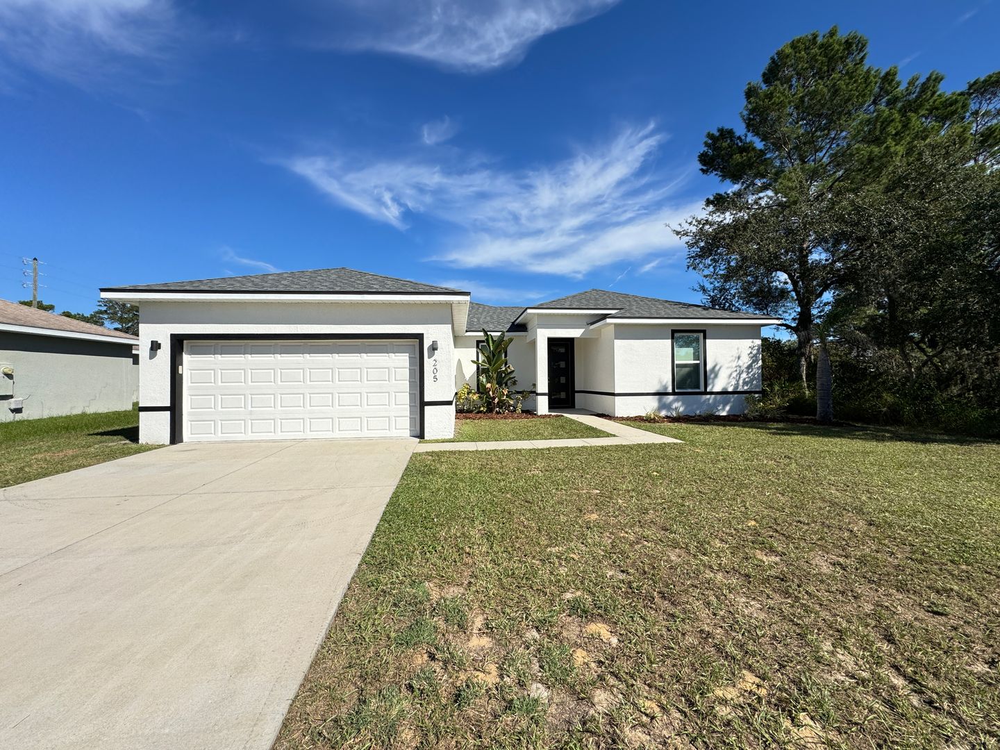 Poinciana House: 205 Hibiscus Ln