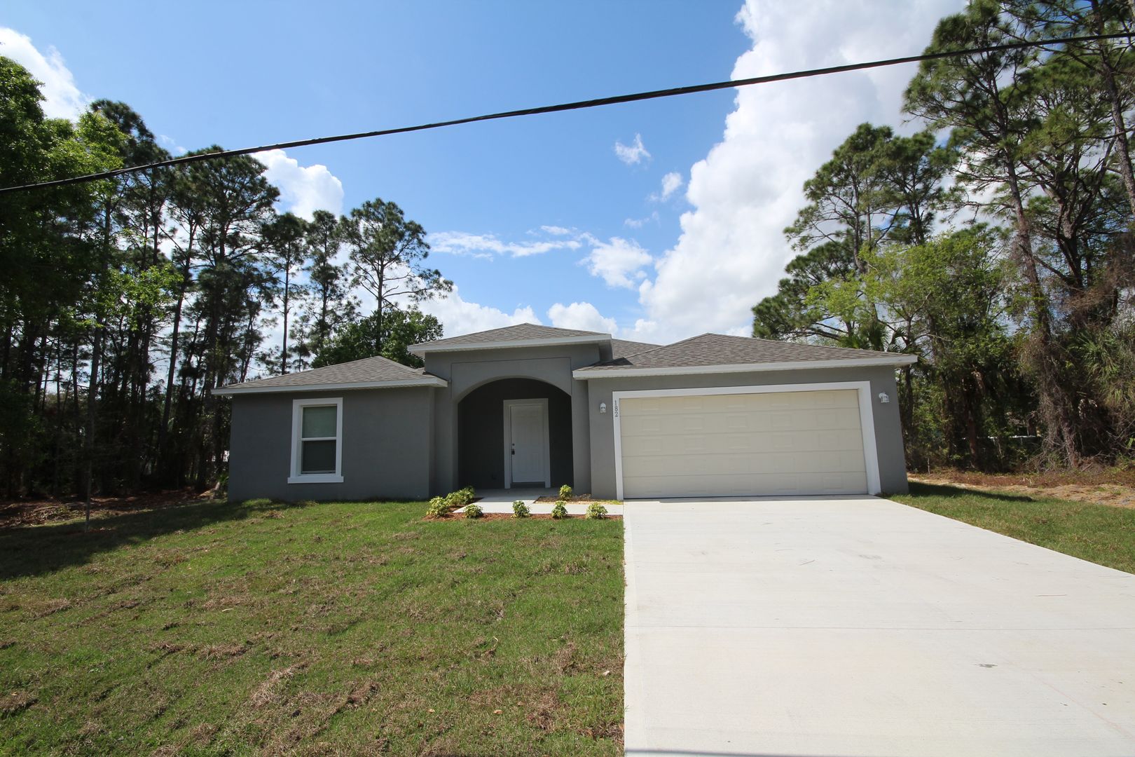 Palm Bay House: 182 Hillock Ave NW