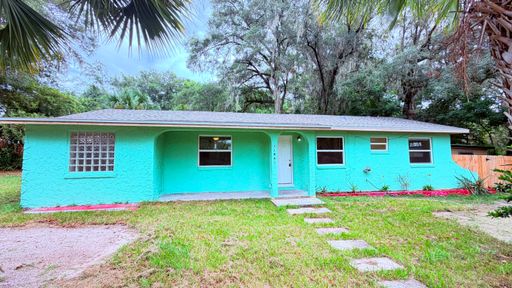 3BD / 2BA Modern Mount Plymouth Living! Timeless Looks, Modern Mood! FULLY FENCED!