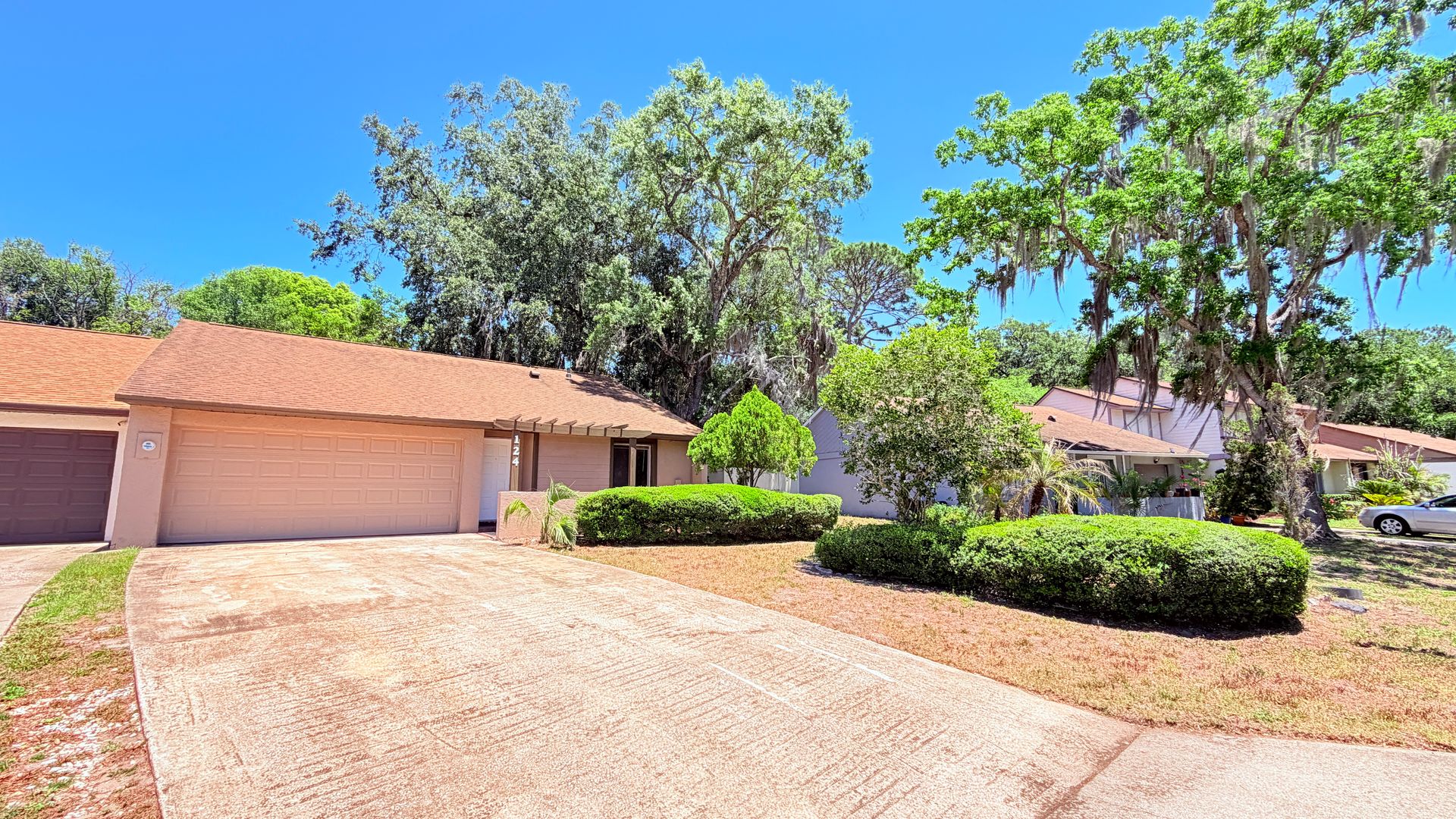 Sanford House: 124 Clear Lake Circle
