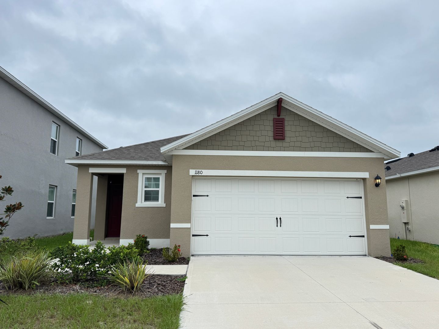 Davenport House: 1180 Cascades Ave