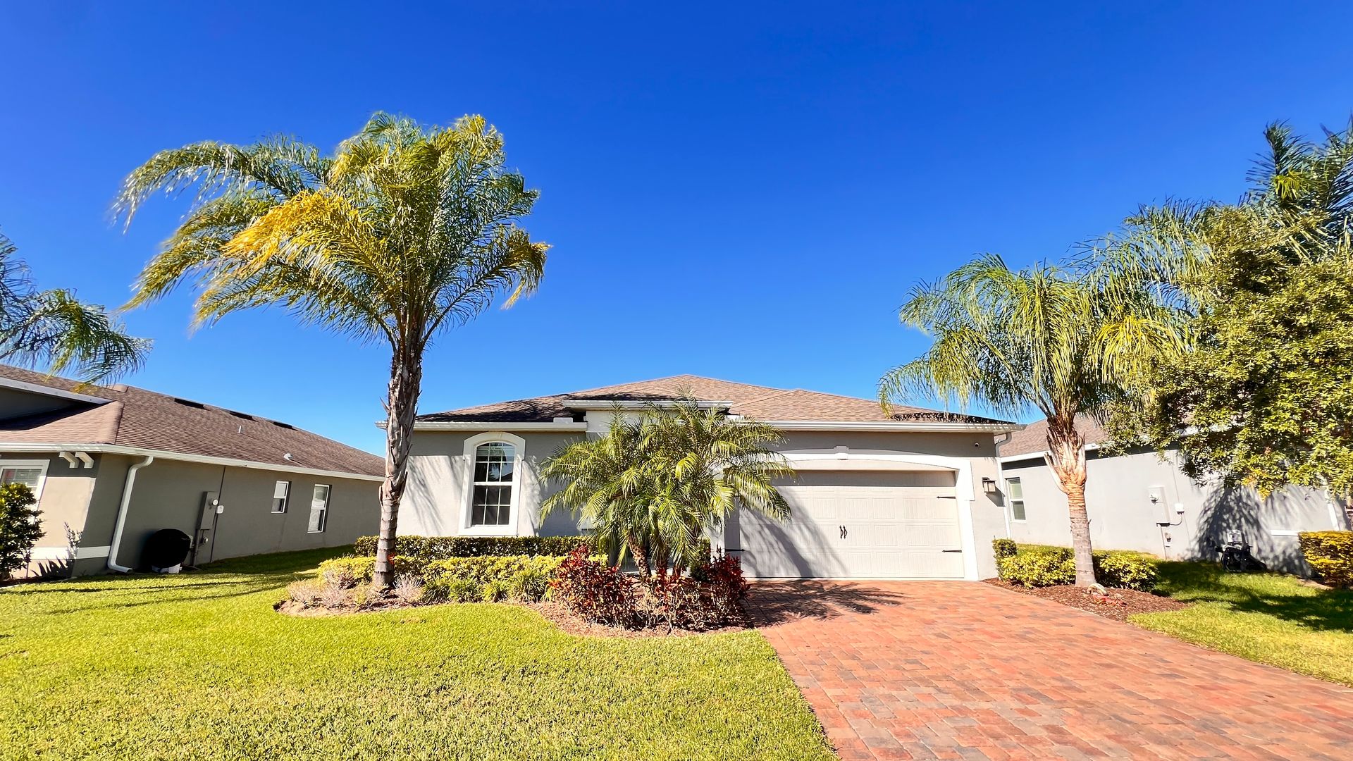 Sanford House: 3882 Hanworth Loop