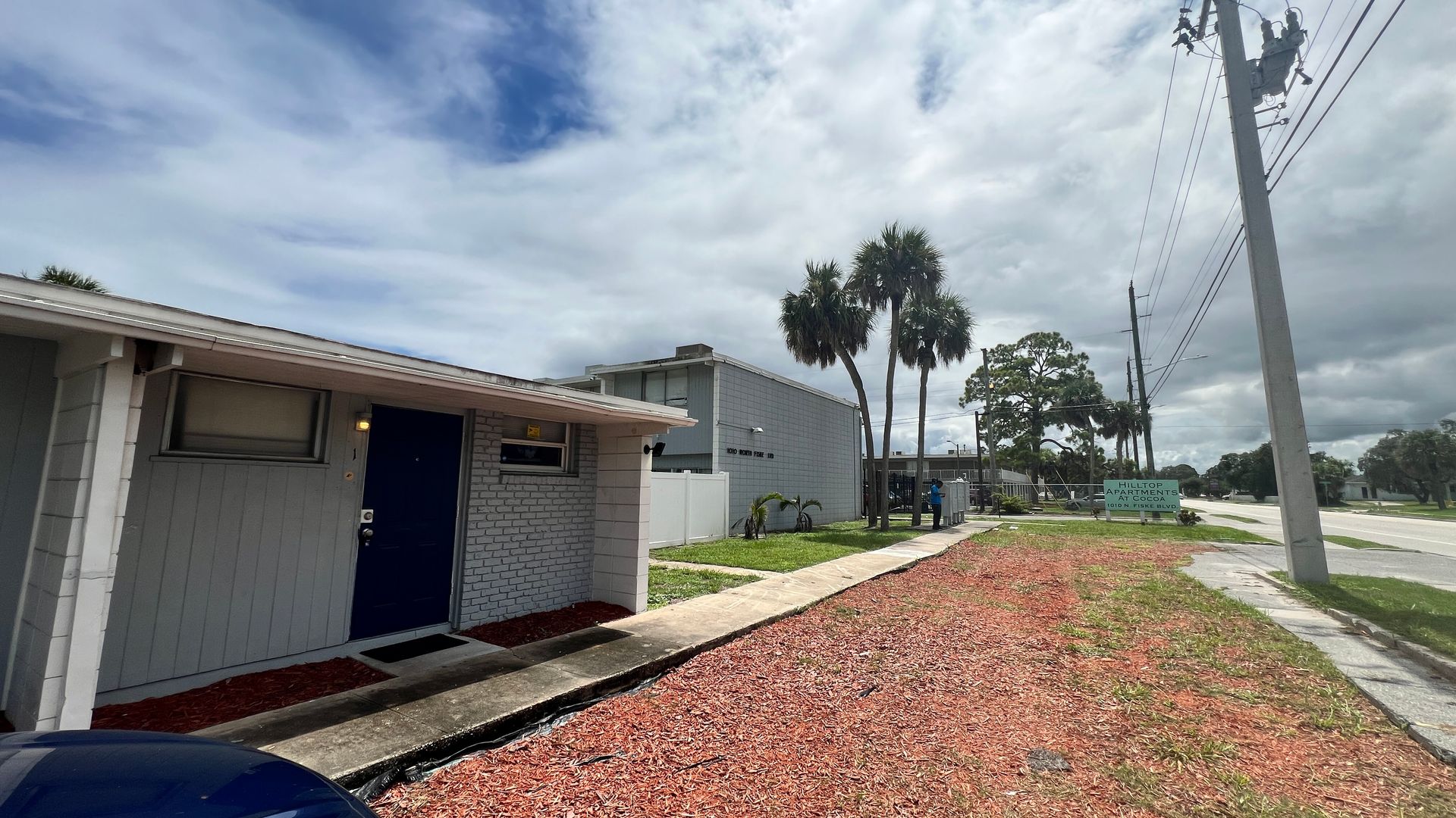 "Second Month of Rent FREE" Charming Studio Apartment with Full Bathroom Located in the GATED COMMUNITY of Hilltop Apartments at Cocoa!