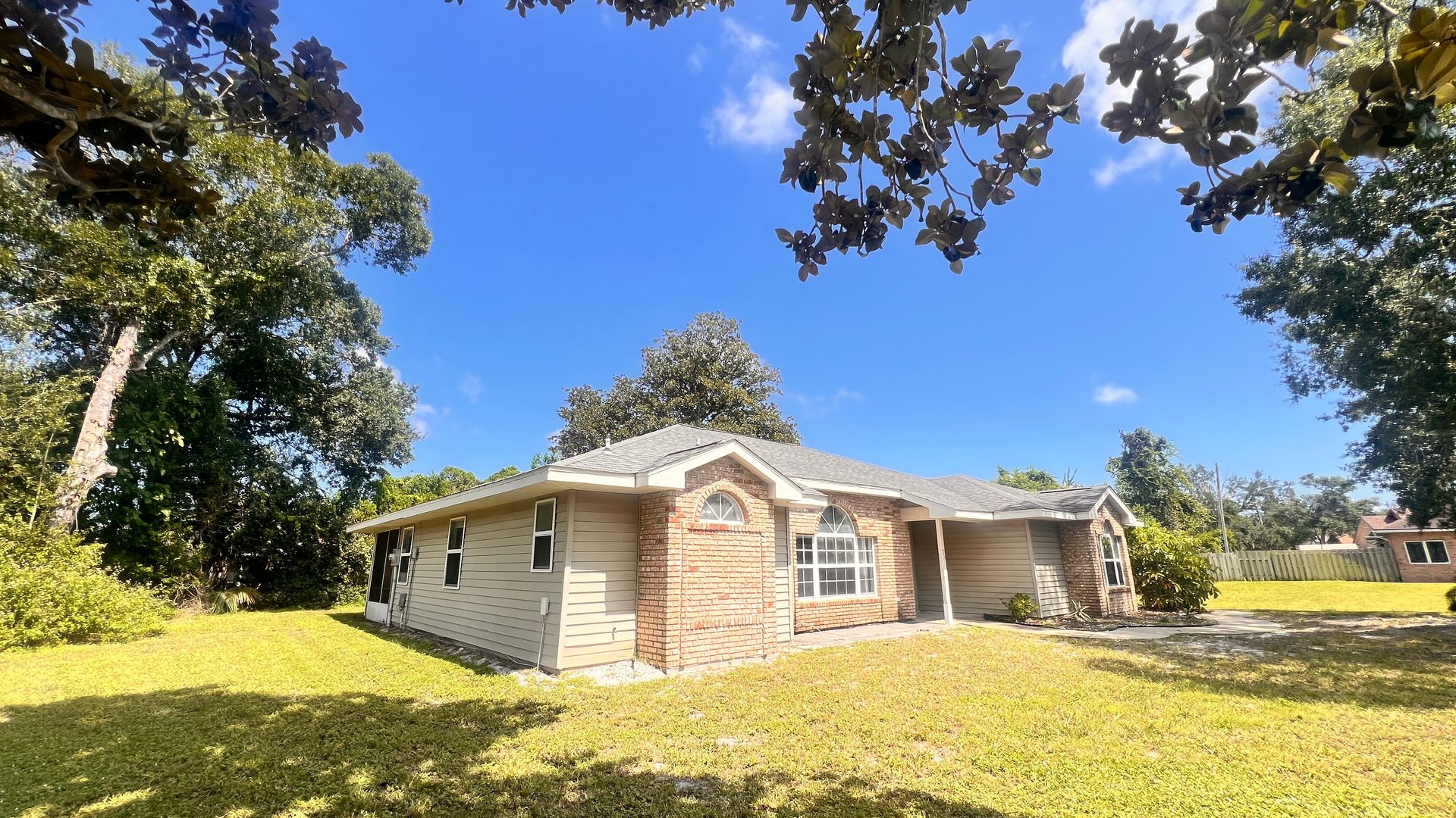 3 BD/2BA Coastal Paradise Awaits at 23 Winding Woods, Ormond Beach! 