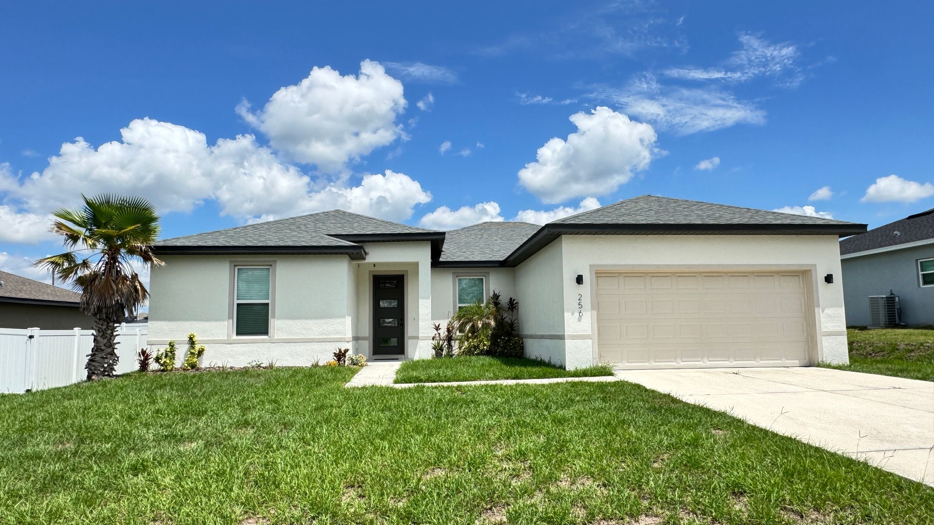 Poinciana House: 256 Hyacinth Ct