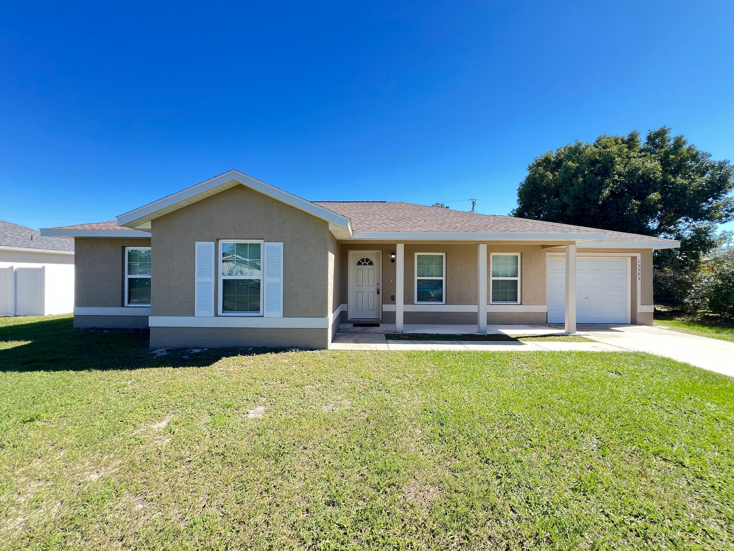 Ocala House: 15593 SW 48th Ave