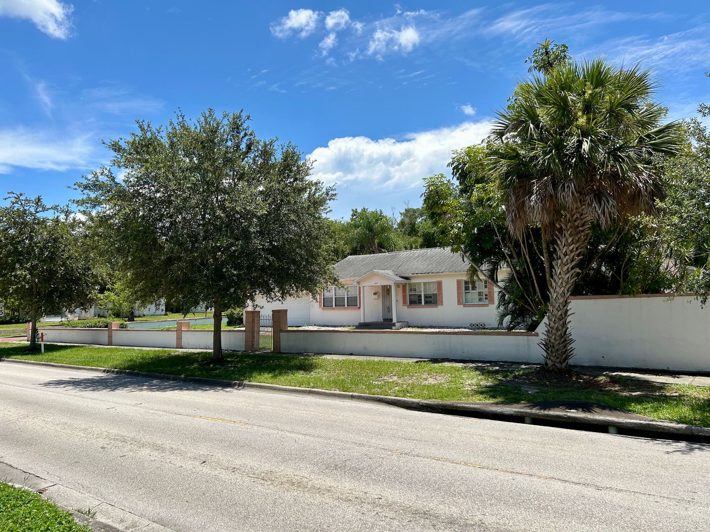 Winter Park House: 1807 N Park Ave